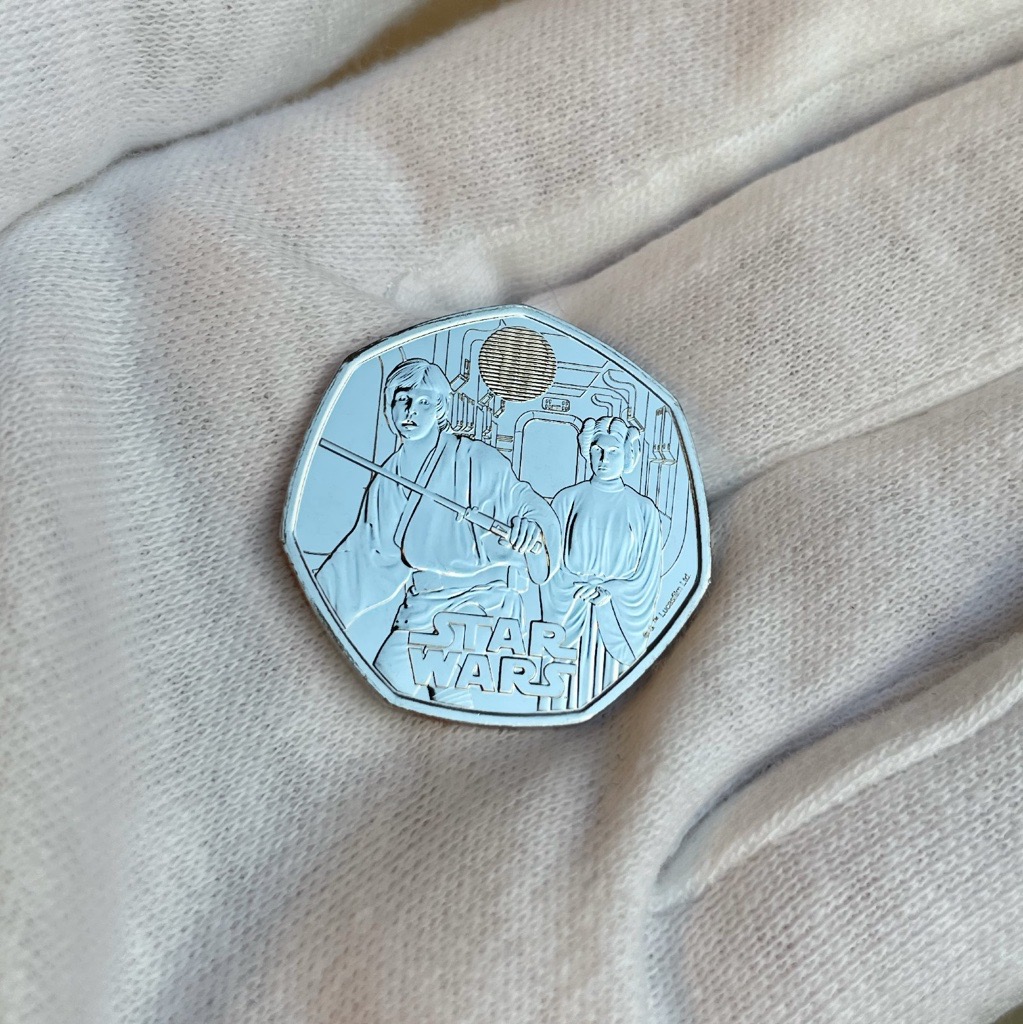 2023 UK Luke Skywalker™ & Princess Leia™ 50p
