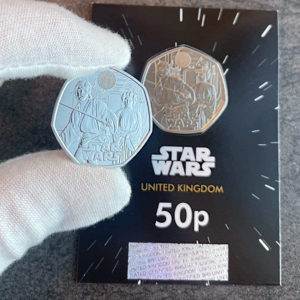 2023 UK Luke Skywalker & Princess Leia 50p