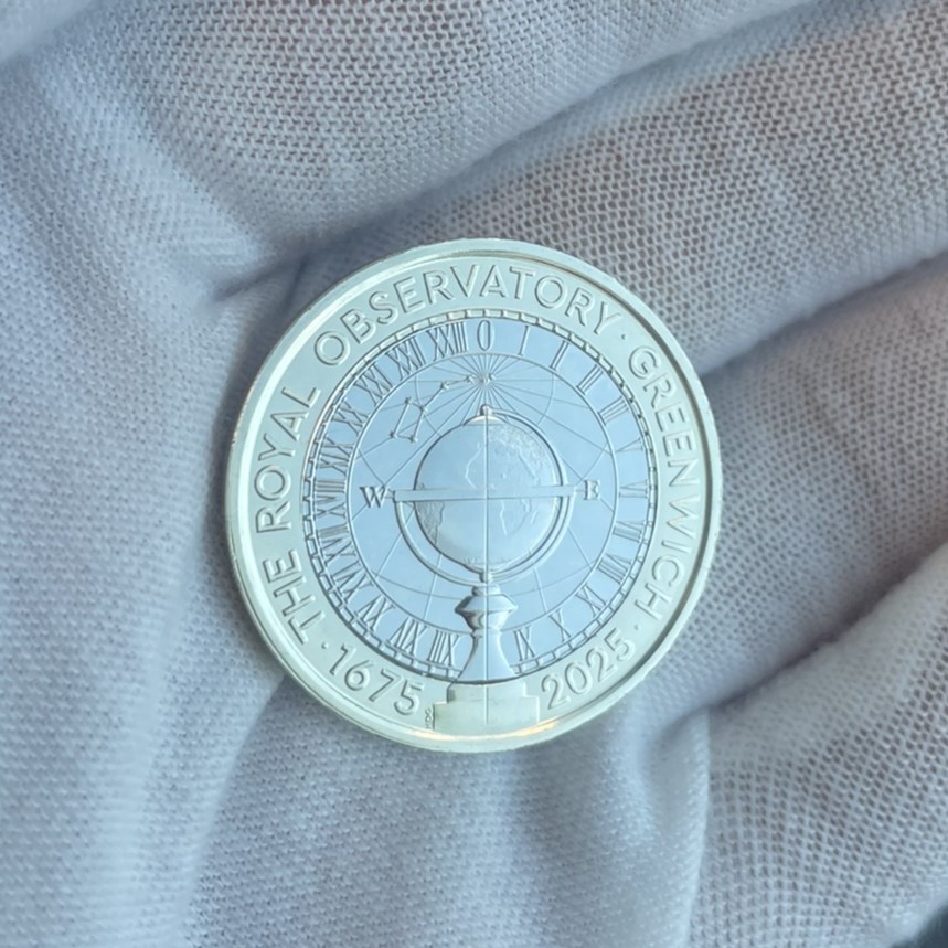 Royal Greenwich Observatory £2 in hand